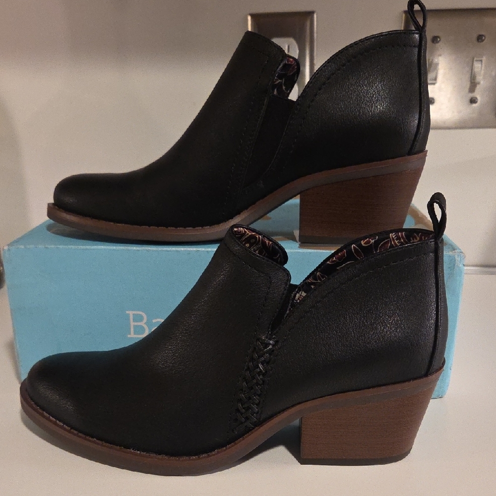 BareTraps Black Ankle Booties with Brown Heel